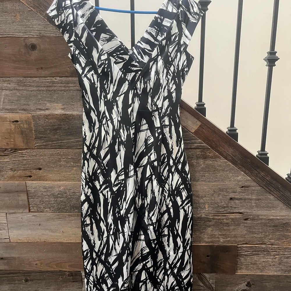 Maggy London Black and White Sheath Midi Dress